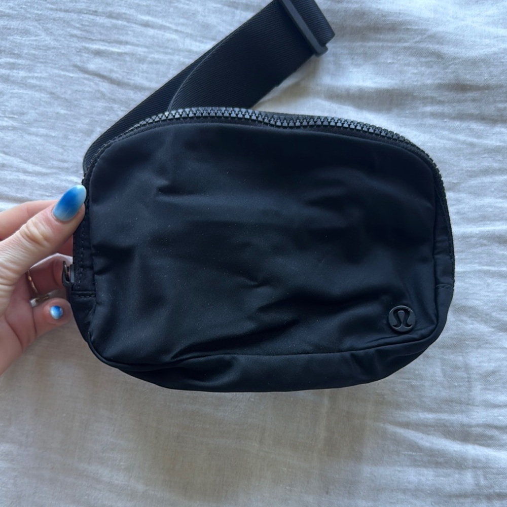 Lululemon belt bag